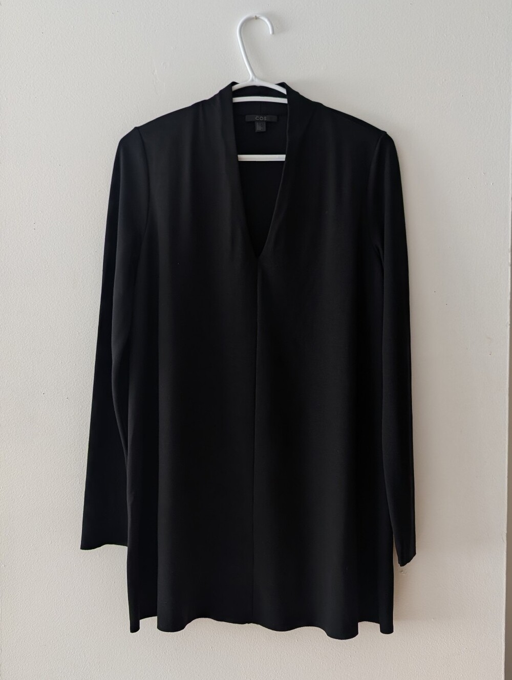 COS Minimalist Black Lyocell Split V-Neck A-Line Long Sleeve Tunic Mini Dress S